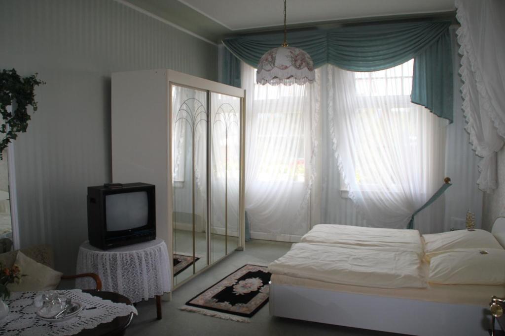 باد بيرمونت Hotel Villa Konigin Luise الغرفة الصورة